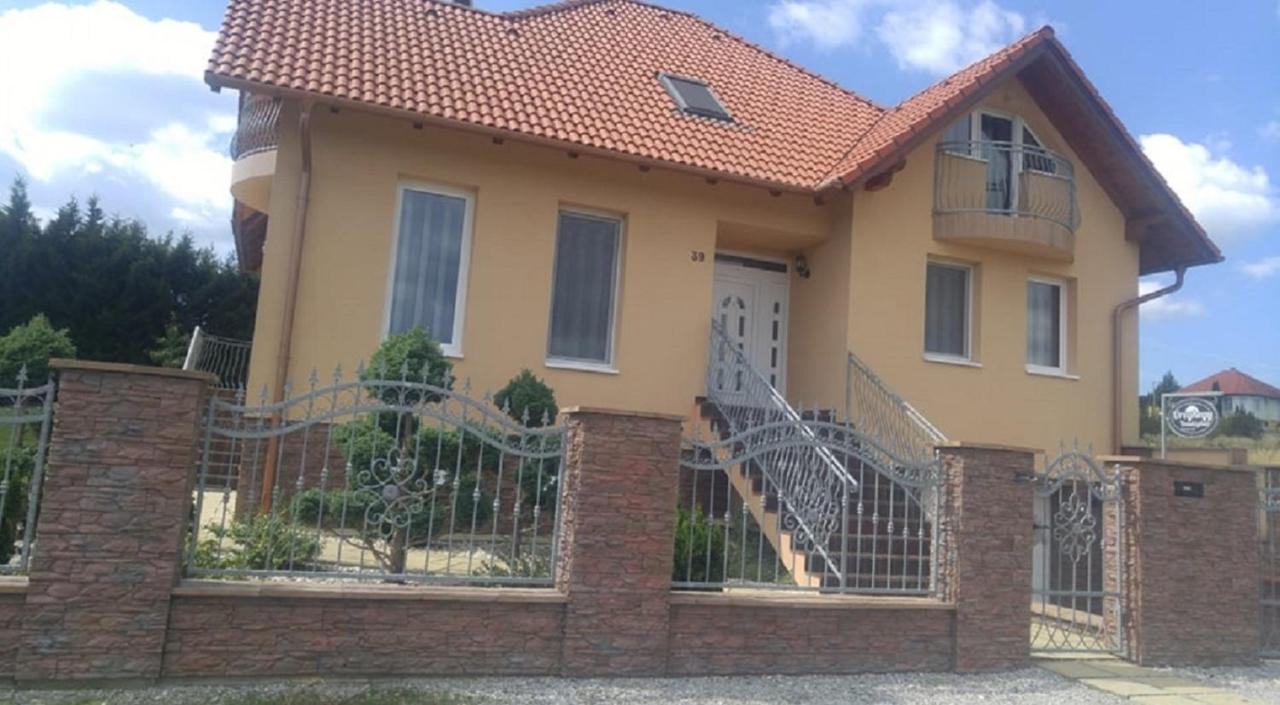 Oereghegy Vendeghaz Apartment เอ็กแกร์ซาโลก ภายนอก รูปภาพ