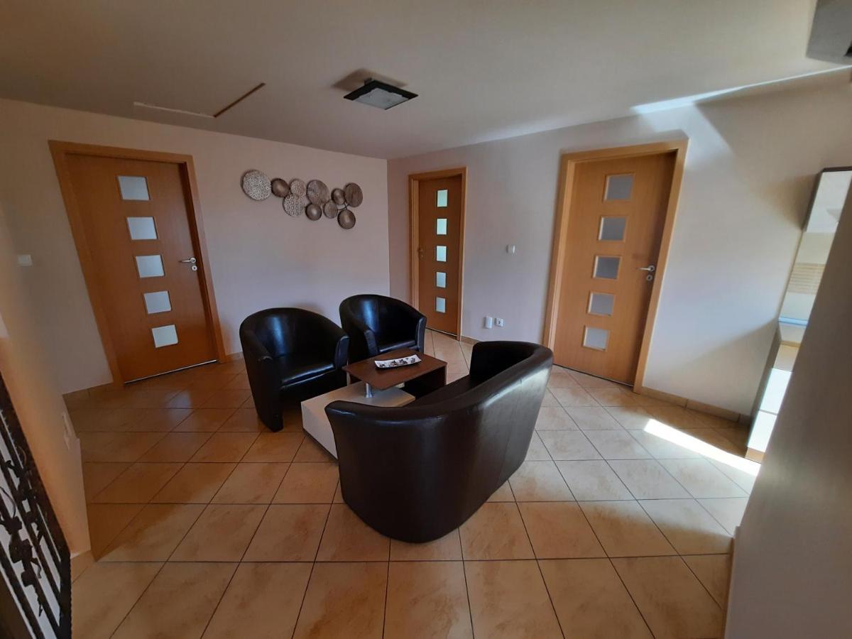 Oereghegy Vendeghaz Apartment เอ็กแกร์ซาโลก ภายนอก รูปภาพ