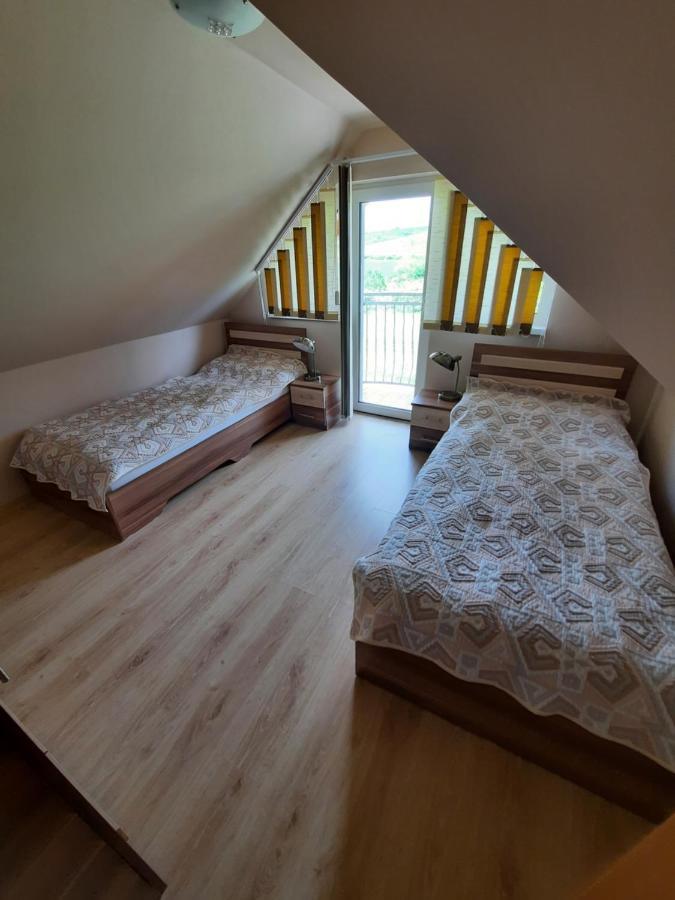 Oereghegy Vendeghaz Apartment เอ็กแกร์ซาโลก ภายนอก รูปภาพ